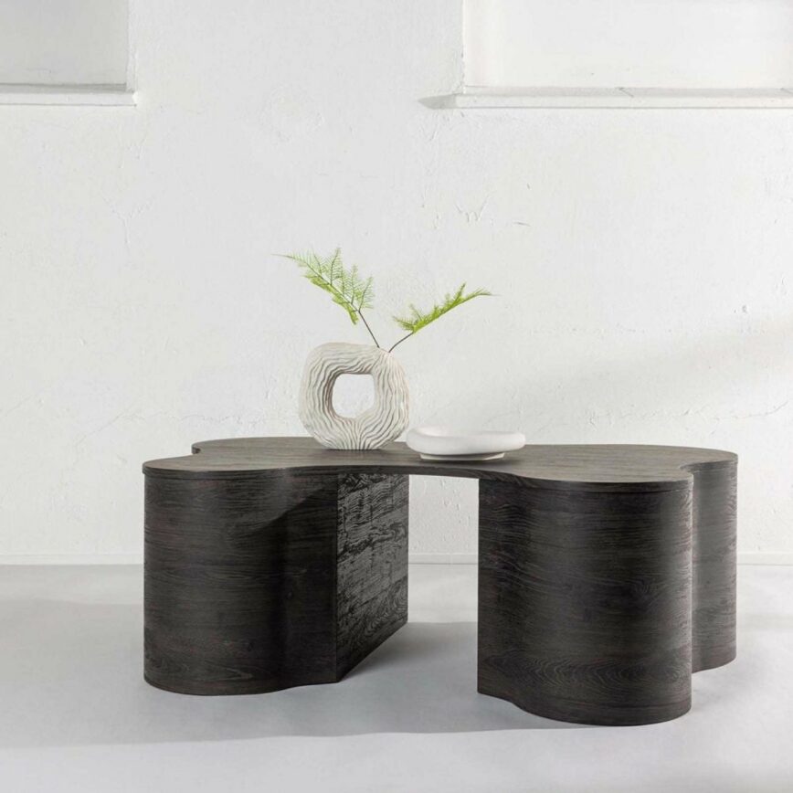 table basse en bois foncé noir originale forme design arrondie