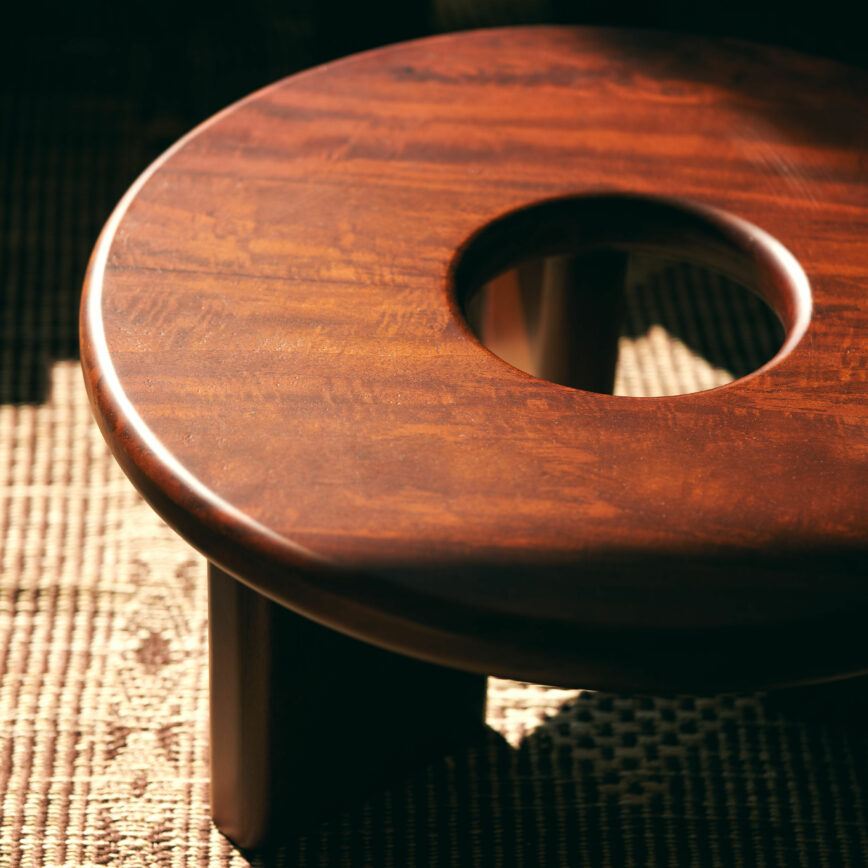 table basse hk living bois de manguier rouge ronde originale