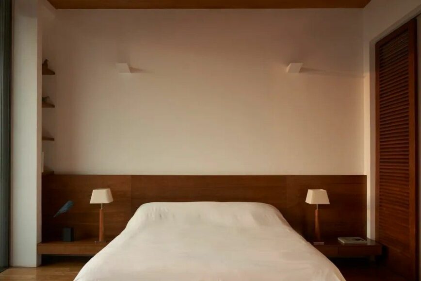 tête de lit en bois réchauffer une pièce plus cosy - blog déco conseils uchi studio